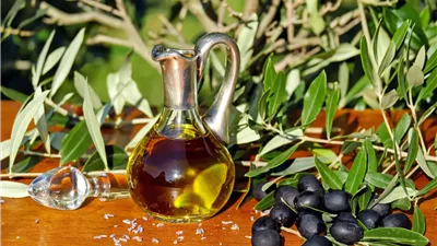 فوائد بعض الزيوت قى حياتنا 